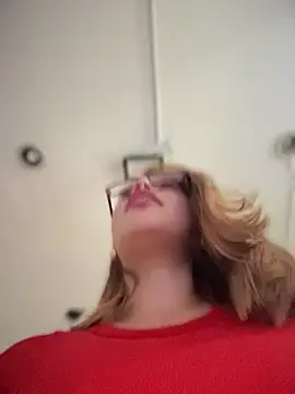 Snapshot of sara_calderon chatting on November 21, 1:32 pm sara calderon online show from November 21, 1:32 pm