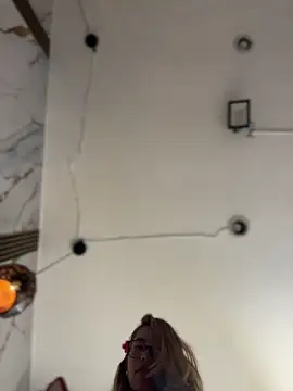 Snapshot of sara_calderon chatting on December 3, 2:15 pm sara calderon online show from December 3, 2:15 pm