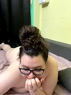 HaleyAyush online show from November 1, 4:31 pm