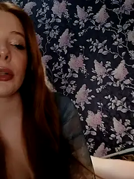 Snapshot of Dari_Toy_ chatting on November 14, 1:26 am Dari Toy online show from November 14, 1:26 am