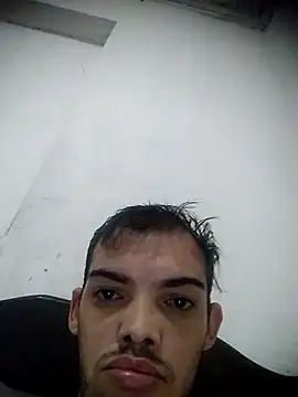 GuilhermeYuree online show from October 19, 7:20 am