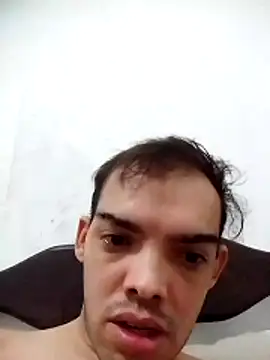GuilhermeYuree online show from May 24, 9:03 am