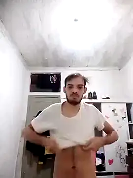 GuilhermeYuree online show from June 7, 1:32 am