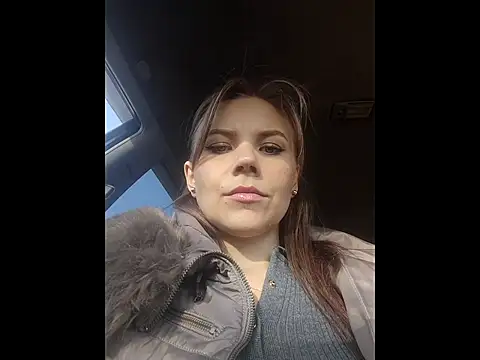 Snapshot of YOURLIKAA chatting on December 3, 4:42 am YOURLIKAA online show from December 3, 4:42 am