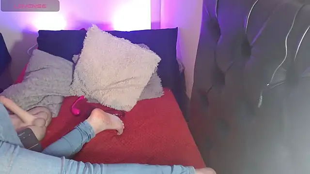 KrystalAdams online show from September 25, 4:11 pm