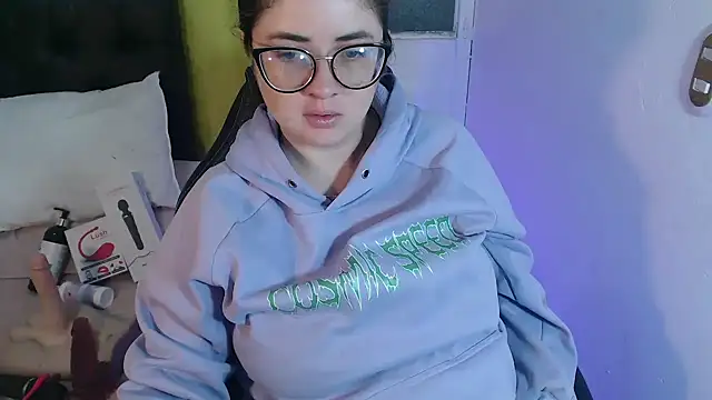 Snapshot of KrystalAdams chatting on February 14, 1:08 pm KrystalAdams online show from February 14, 1:08 pm