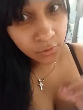 Snapshot of srtsara chatting on December 19, 12:23 pm srtsara online show from December 19, 12:23 pm