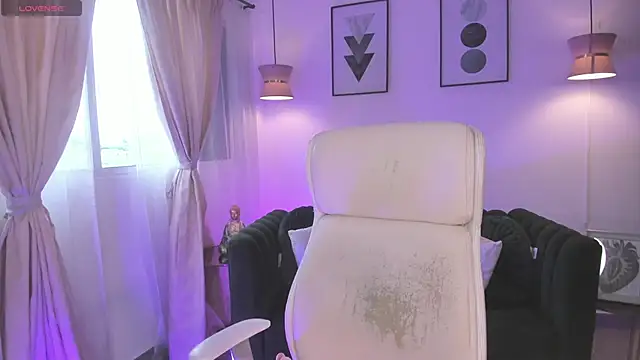 DANDARA THOM online show from November 14, 7:12 pm