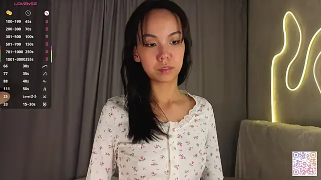 AlodiaAxley online show from October 20, 6:19 pm