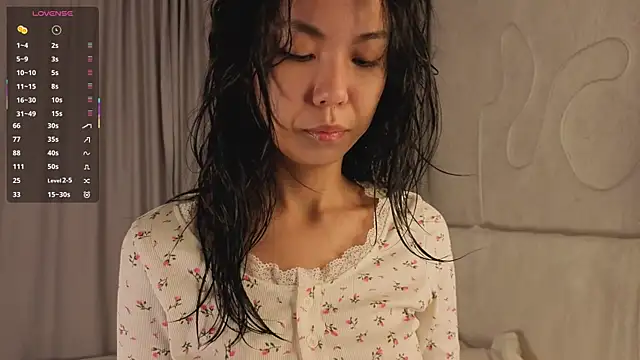 AlodiaAxley online show from November 23, 6:19 pm