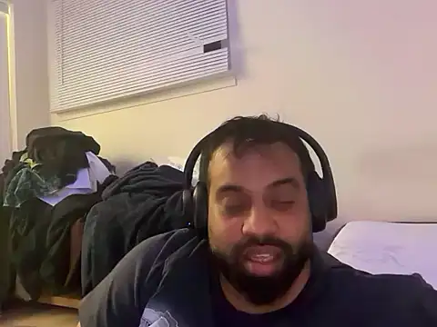 Snapshot of gogone2025 chatting on October 12, 6:23 am gogone2025 online show from October 12, 6:23 am