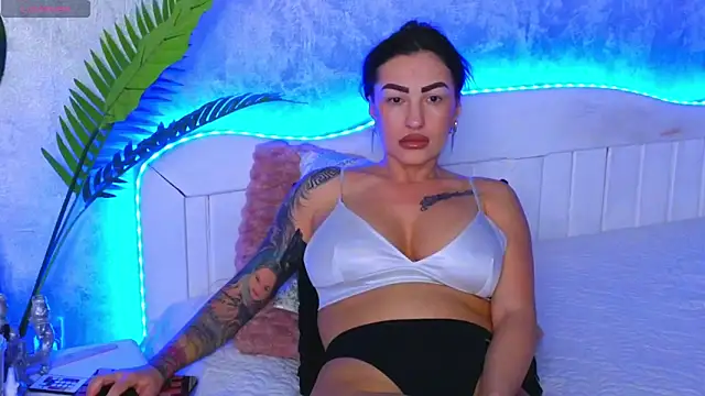 Aelorya online show from September 26, 5:28 pm