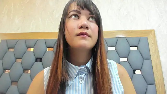 juliette pretty  online show from October 21, 8:09 pm