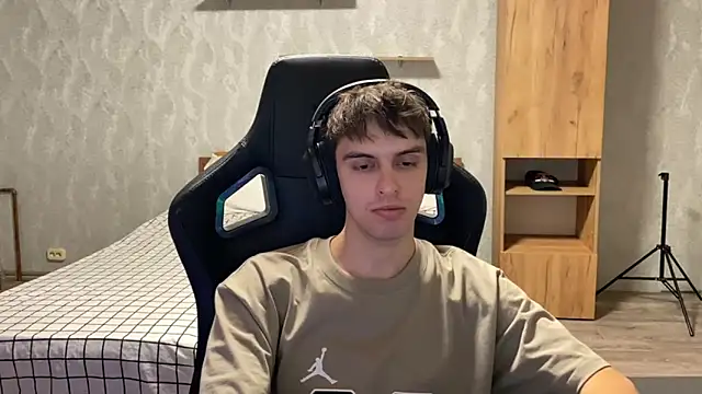 Snapshot of elliot_scott chatting on September 20, 1:23 pm elliot scott online show from September 20, 1:23 pm