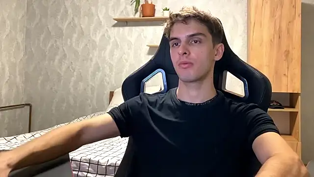 Snapshot of elliot_scott chatting on September 23, 1:47 pm elliot scott online show from September 23, 1:47 pm