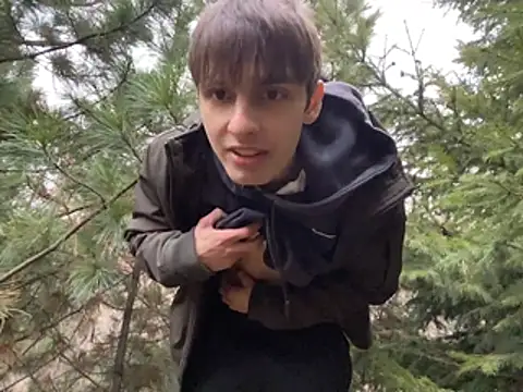 Snapshot of elliot_scott chatting on November 2, 9:55 am elliot scott online show from November 2, 9:55 am