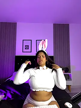 ashlycarteer online show from October 4, 7:01 pm