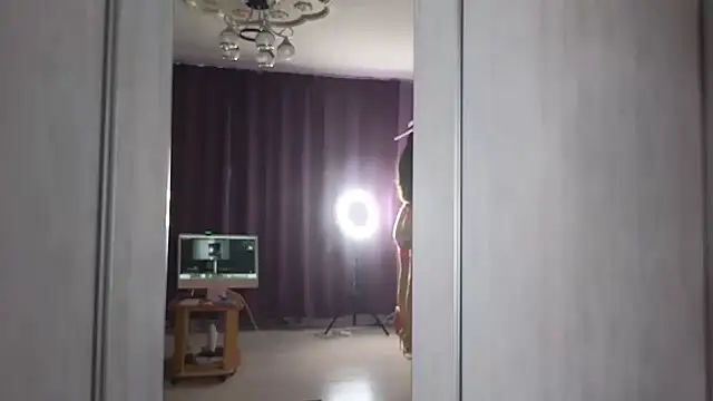 EvoletteLouLou online show from March 6, 1:51 pm