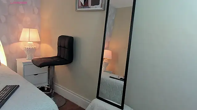 isabella milf  online show from November 13, 7:02 pm