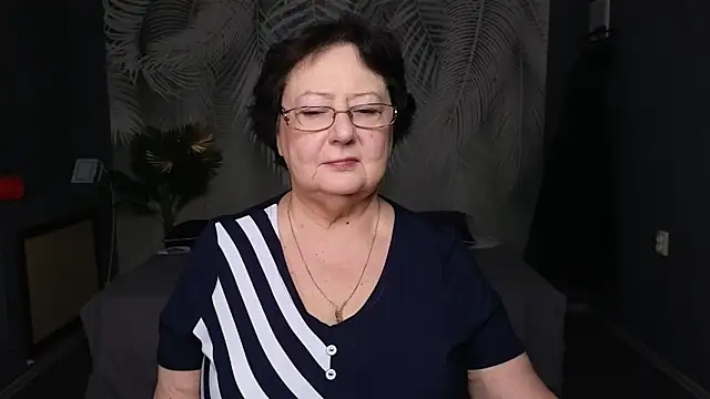 Margo Moll online show from November 26, 4:35 am