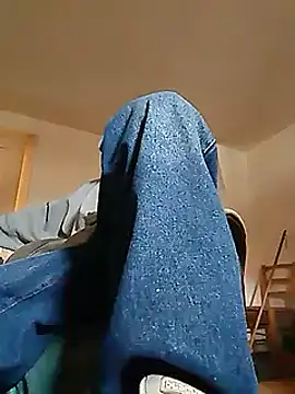 Snapshot of skateboy78 chatting on February 2, 10:57 am skateboy78 online show from February 2, 10:57 am