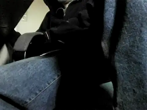 Snapshot of skateboy78 chatting on February 24, 1:31 pm skateboy78 online show from February 24, 1:31 pm