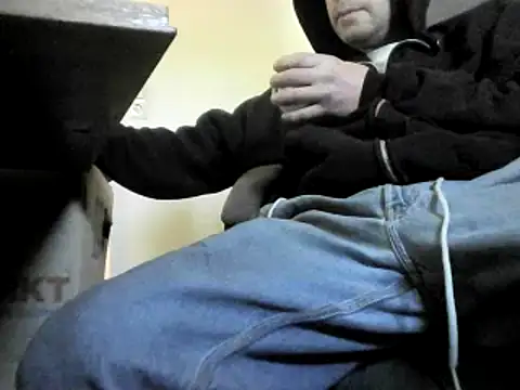 Snapshot of skateboy78 chatting on March 3, 12:16 pm skateboy78 online show from March 3, 12:16 pm