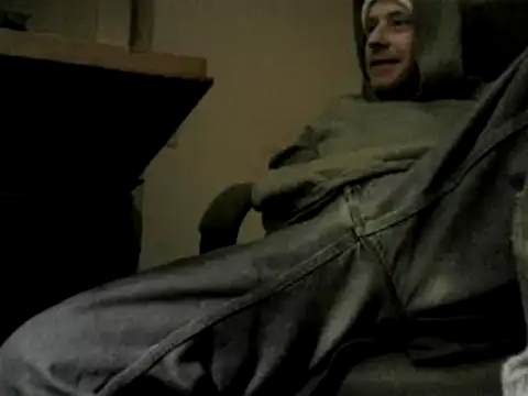 Snapshot of skateboy78 chatting on March 15, 6:10 pm skateboy78 online show from March 15, 6:10 pm