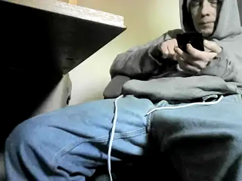 Snapshot of skateboy78 chatting on March 17, 2:12 pm skateboy78 online show from March 17, 2:12 pm