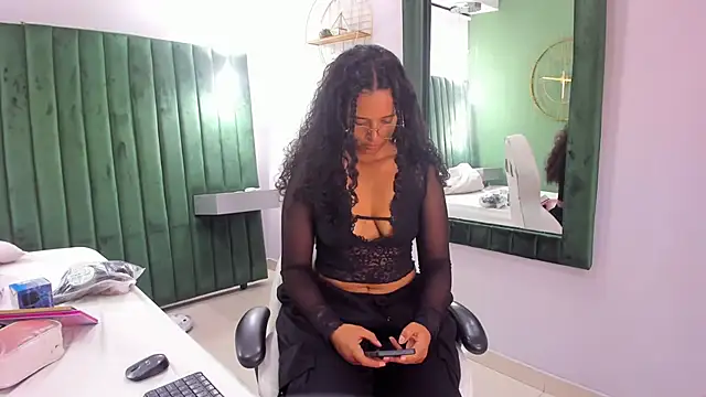 Sweet Lucyy online show from September 27, 5:12 am