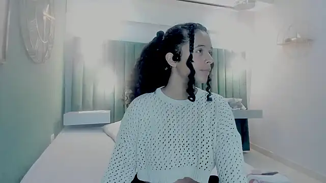 Sweet Lucyy online show from September 28, 4:18 am