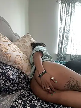 honeycombhalo online show from April 13, 3:17 pm