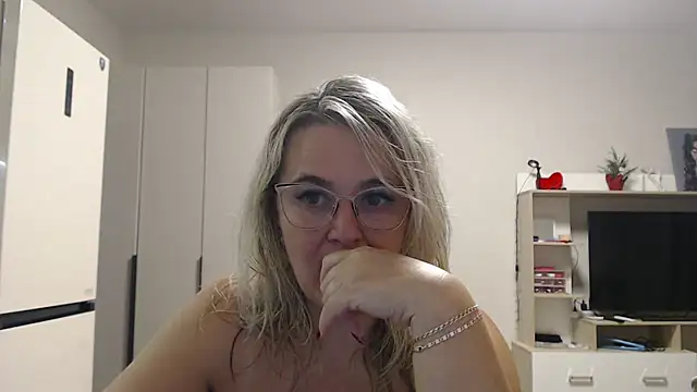 EleanoraDream online show from February 28, 6:31 pm