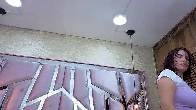 ThaliaCross online show from April 20, 7:37 pm