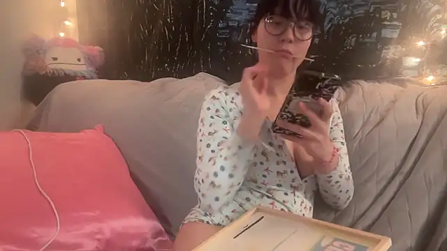 Snapshot of goddessmaryjane chatting on October 22, 4:24 am goddessmaryjane online show from October 22, 4:24 am