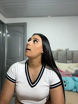 nicolexxaleja online show from April 8, 11:37 pm