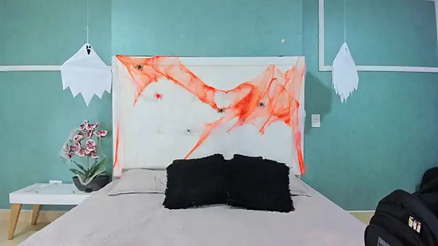 Snapshot of ania_gomez chatting on October 24, 1:07 pm ania gomez online show from October 24, 1:07 pm