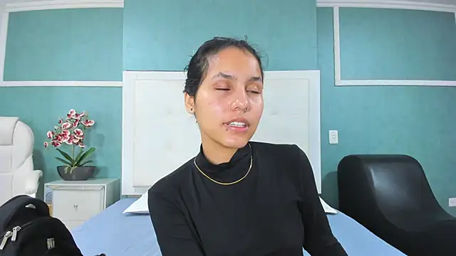 Snapshot of ania_gomez chatting on December 3, 2:37 pm ania gomez online show from December 3, 2:37 pm