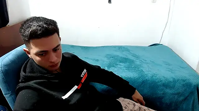 Snapshot of santii_ss chatting on October 2, 1:34 am santii ss online show from October 2, 1:34 am