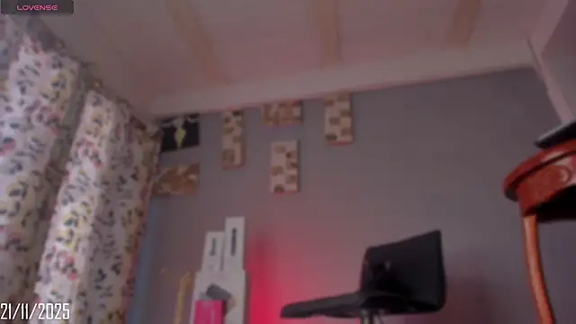 Chloe cooperr online show from November 21, 12:59 pm