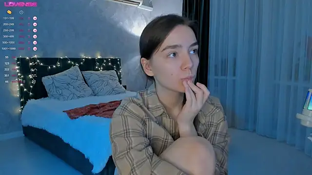 sweete chantal online show from October 4, 5:00 pm