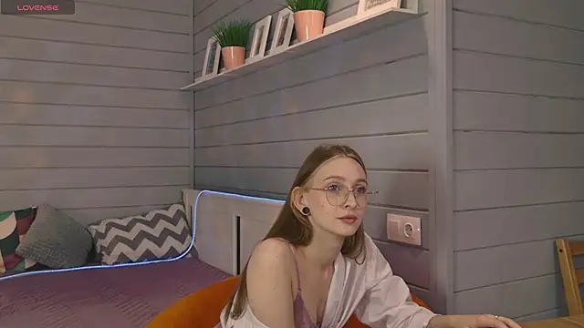 Snapshot of Vikki_wyye chatting on October 9, 5:38 am Vikki wyye online show from October 9, 5:38 am