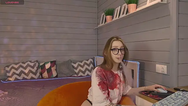 Snapshot of Vikki_wyye chatting on October 16, 6:47 am Vikki wyye online show from October 16, 6:47 am