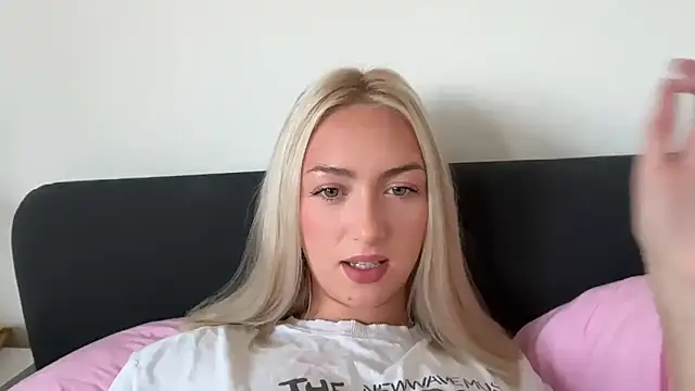 Kitty Swetty online show from October 2, 10:44 am