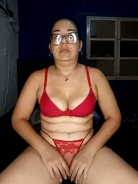 Snapshot of MilfTentasion chatting on November 23, 8:30 pm MilfTentasion online show from November 23, 8:30 pm