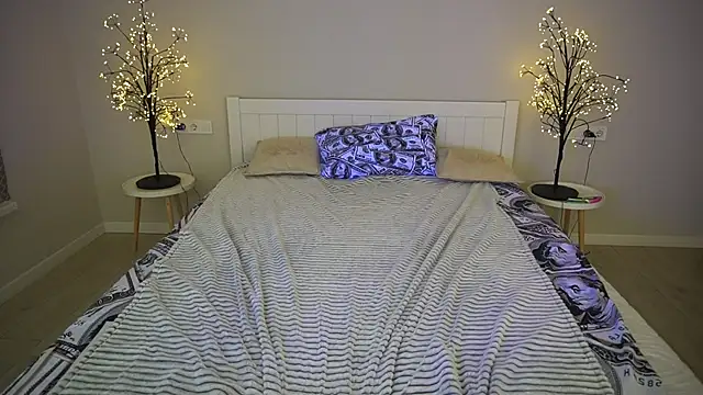 Snapshot of IvyLaurent chatting on October 10, 6:12 am IvyLaurent online show from October 10, 6:12 am