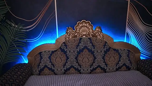 Snapshot of IvyLaurent chatting on November 11, 6:35 am IvyLaurent online show from November 11, 6:35 am