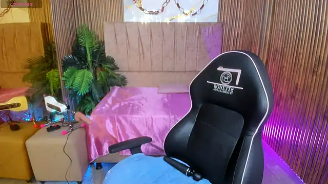 juanita tay online show from April 7, 11:43 am