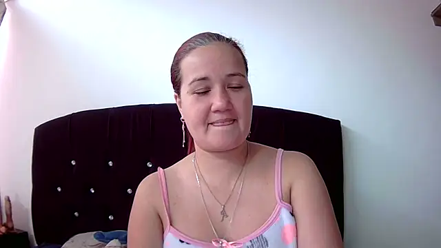 Snapshot of Gabrielajewel_ chatting on November 10, 2:49 pm Gabrielajewel online show from November 10, 2:49 pm