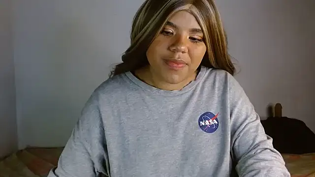 Snapshot of samantha-pettie chatting on October 1, 10:27 pm samantha-pettie online show from October 1, 10:27 pm